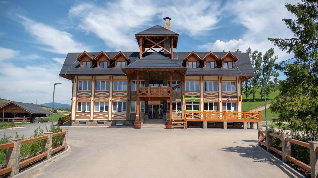 Nestville Apartments Hniezdne Exterior foto